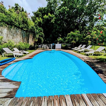 Grand Studio Plein De Charme Sainte-Anne  Bagian luar foto